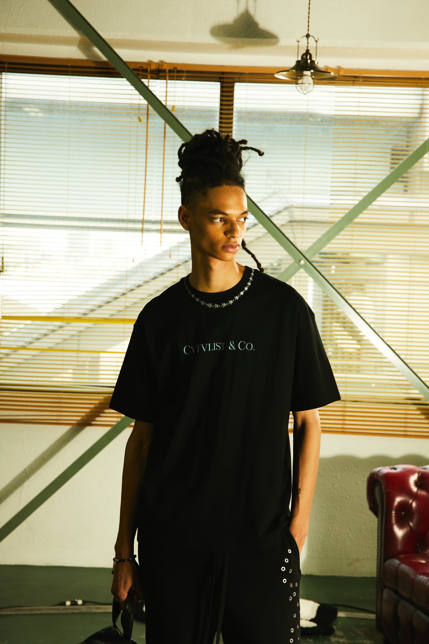 CVTVLIST&CO. Tee