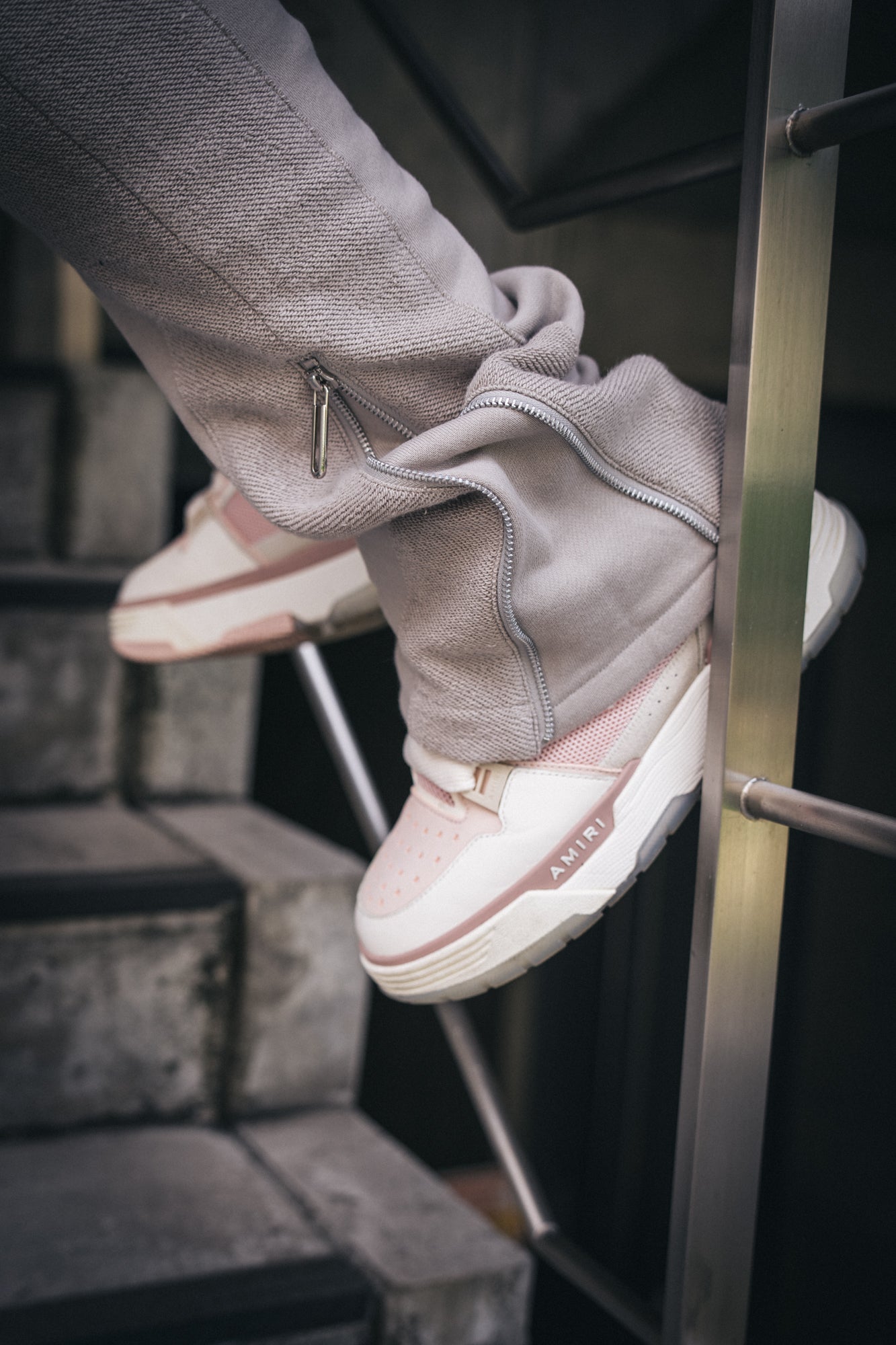Basic Zip Pants '24