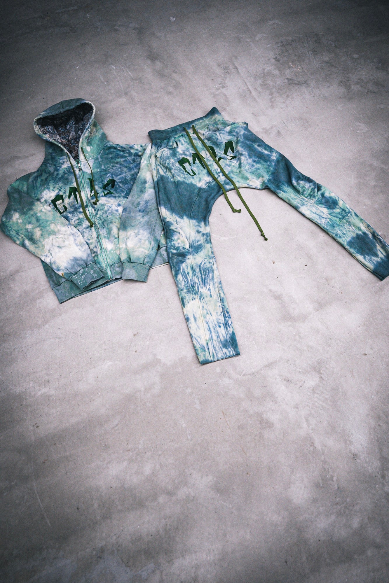 Arched Logo Usual Zip Hoodie