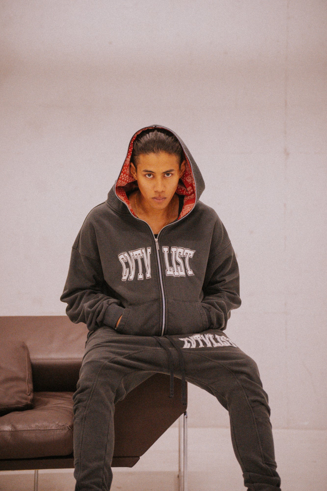 Usual Zip Hoodie '25