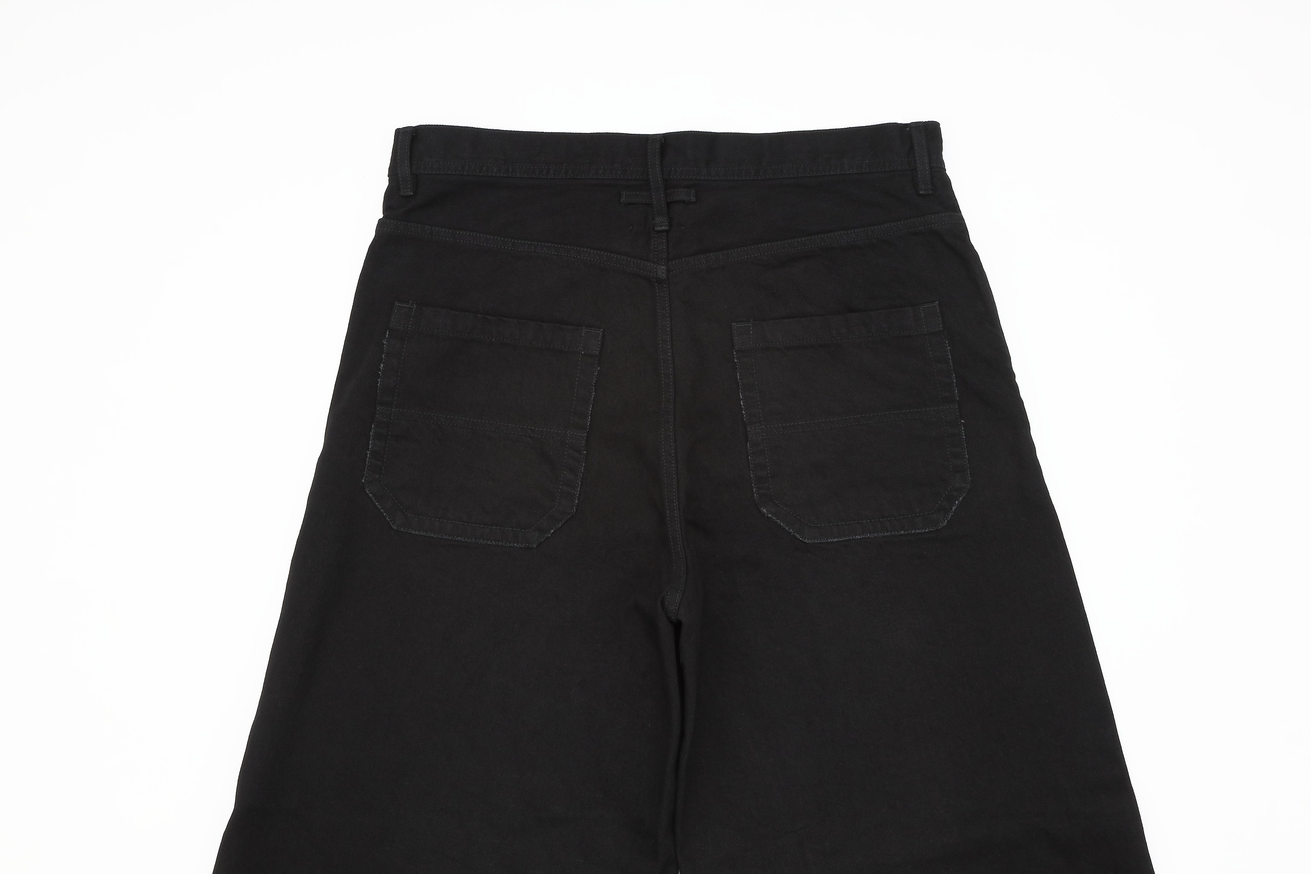 ボウレッグバギーデニムパンツ