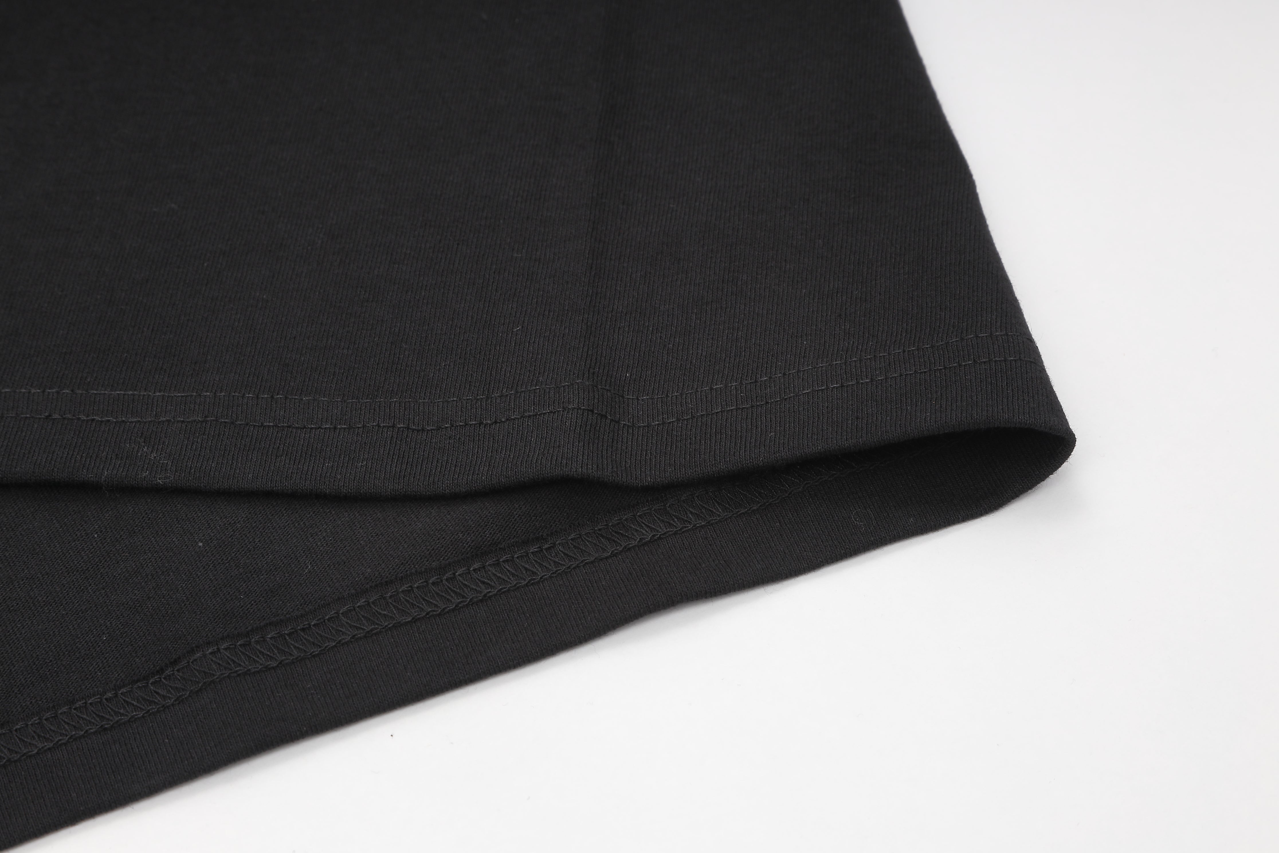 Sleeveless Tee 'BLACKLETTER'