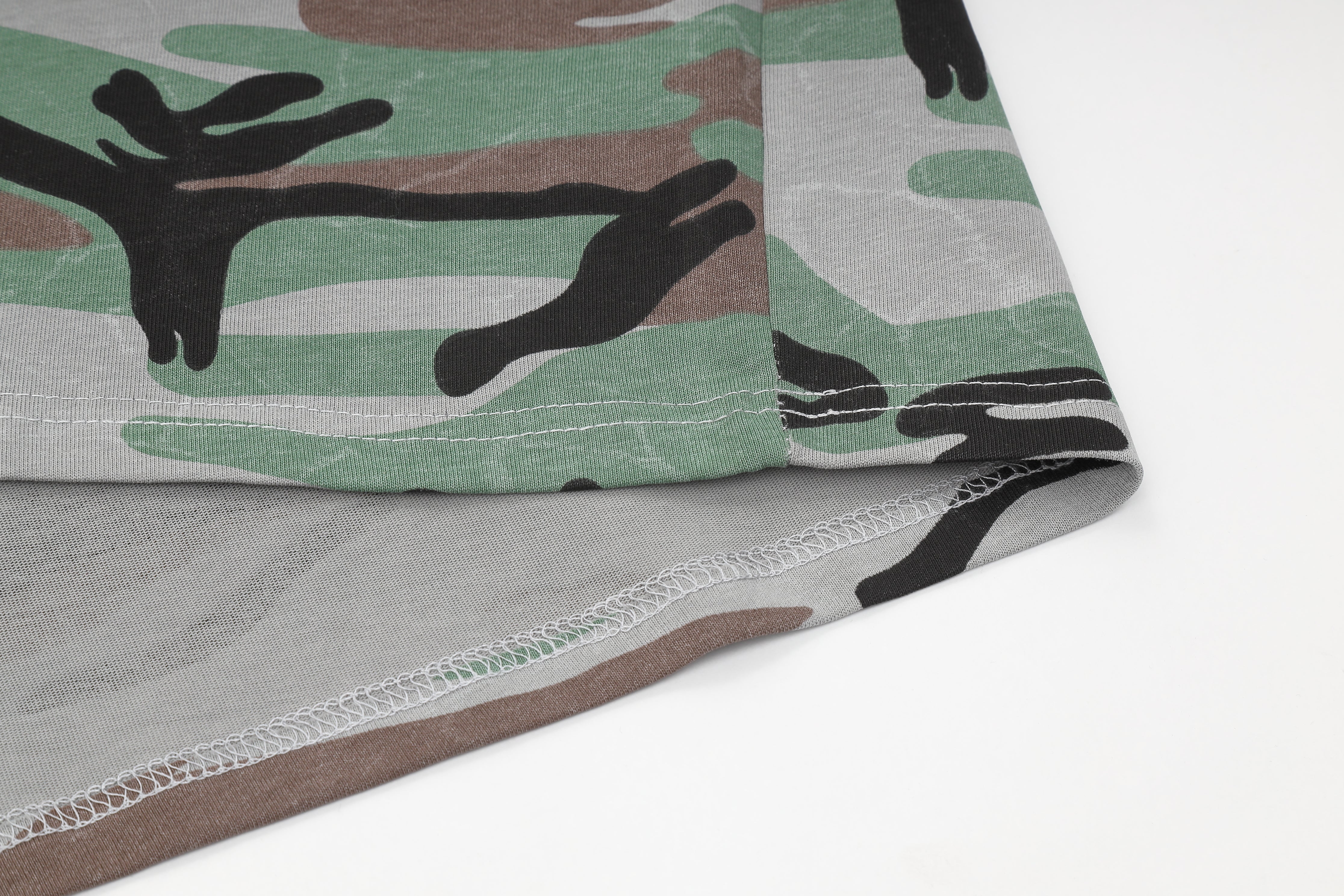 CAMO LOGO TEE
