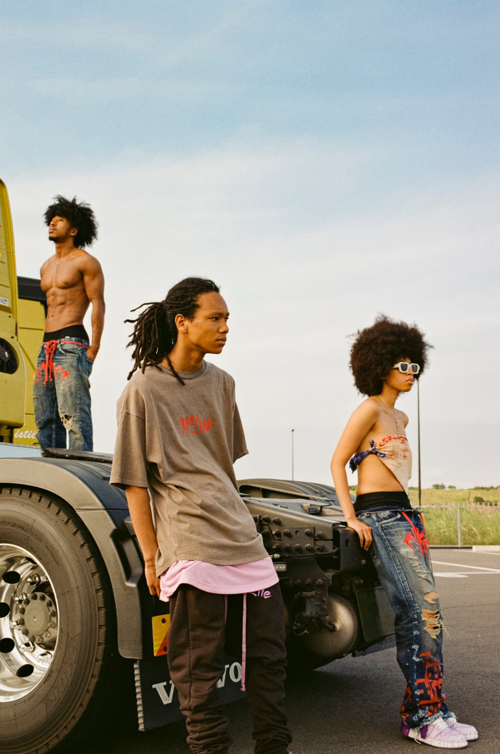 cvtvlist カタリスト myne コラボTシャツ 楽天市場】Myne*CVTVLIST/マイン*カタリスト/S/S Tee/ロゴTシャツ LHP