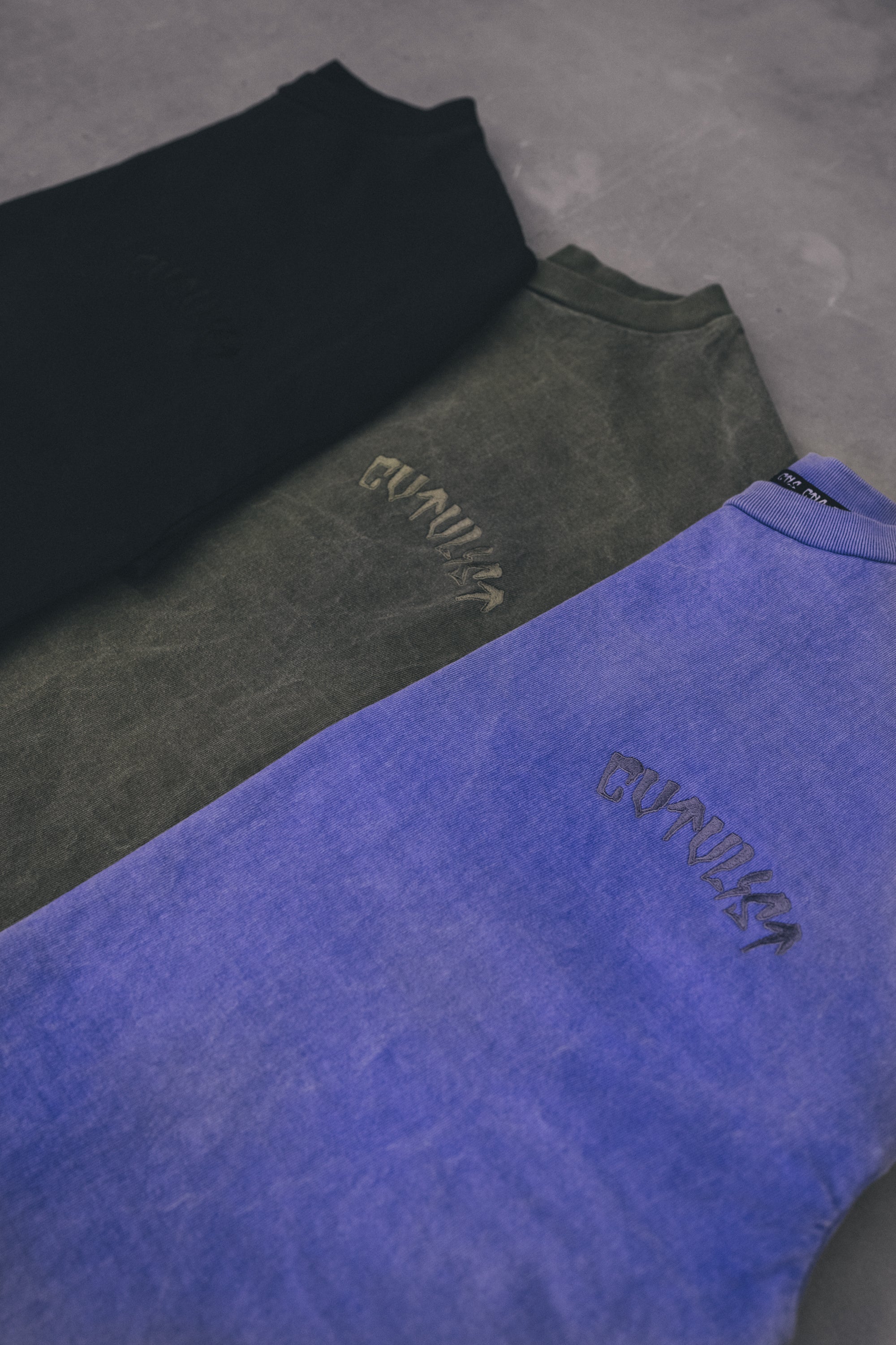 Arched Logo Basic Longsleeve Tee