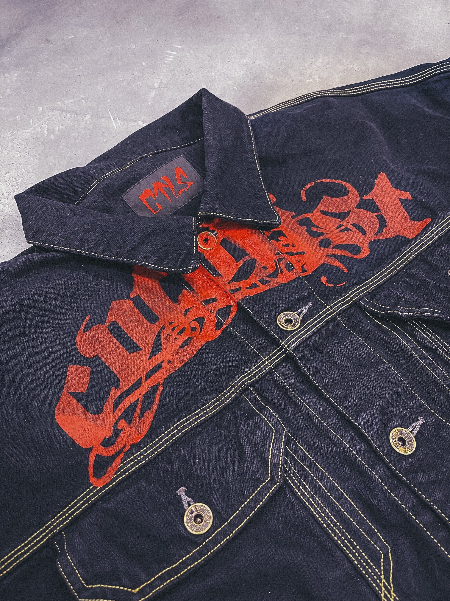 "CVTVLIST" Denim Jacket [Black*Red]