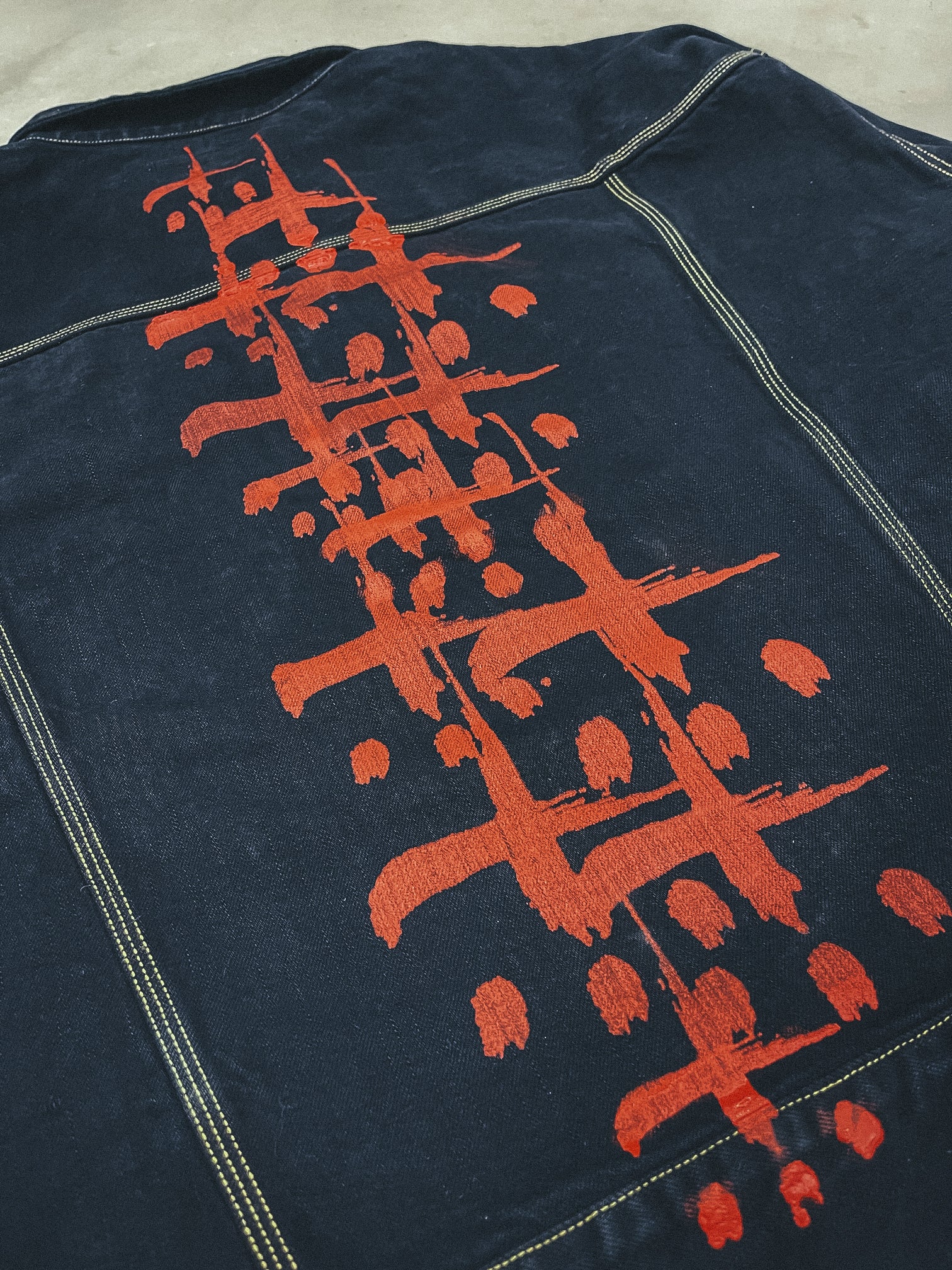 "CVTVLIST" Denim Jacket [Black*Red]